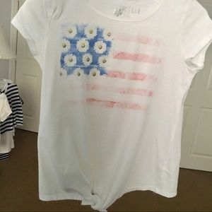 Cute patriotic top tied at the bottom